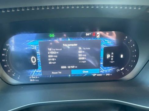 Certified 2025 Volvo XC40 B5 Plus AWD/4WD image 24