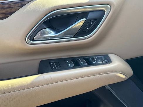 Used 2021 Chevrolet Tahoe Premier w/ Premium Package image 28