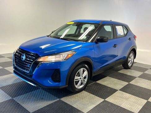 Used 2022 Nissan Kicks S FWD image 3