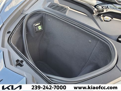 Used 2020 Chevrolet Corvette Stingray Preferred Cpe w/ 2LT Preferred Equipment Group RWD image 12