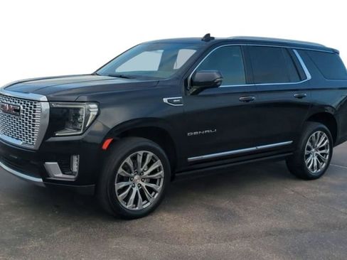 Used 2021 GMC Yukon Denali w/ Denali Premium Package image 5
