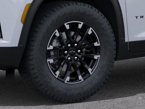 New 2026 Chevrolet Traverse Z71 w/ Driver Confidence Package image 9