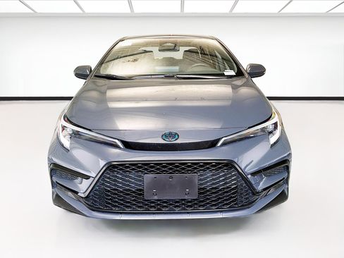 Used 2025 Toyota Corolla SE FWD image 2