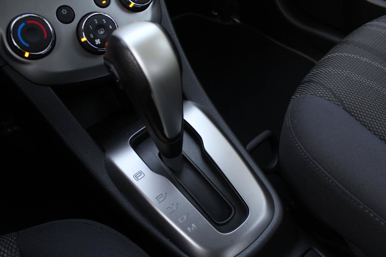 Used 2018 Chevrolet Sonic LT FWD image 26