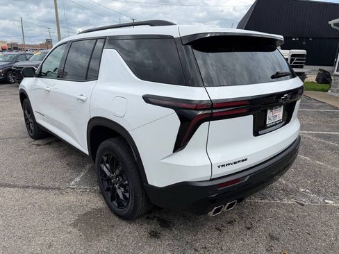 Used 2025 Chevrolet Traverse LT w/ Midnight/Sport Edition FWD image 3
