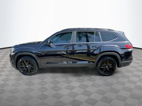 Used 2024 Volkswagen Atlas SE w/ Black Wheel Package FWD image 9