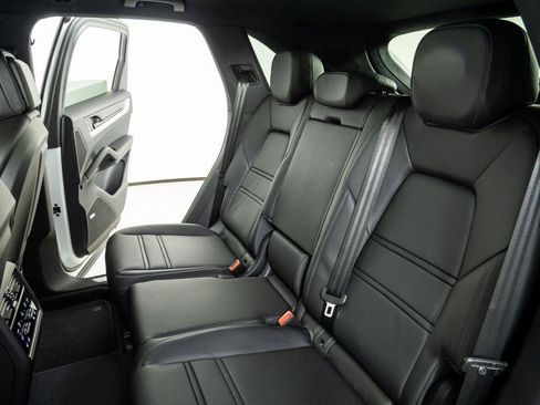 New 2026 Porsche Cayenne S AWD/4WD image 22
