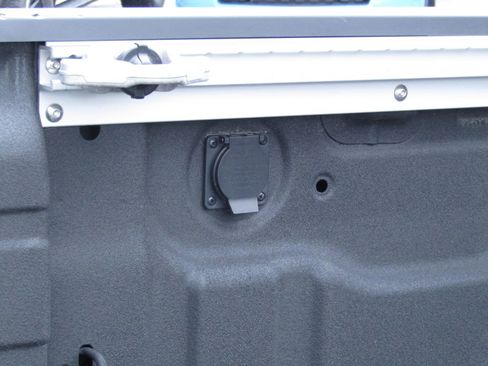 Used 2024 Nissan Titan PRO-4X w/ Pro-4x Utility Package image 8