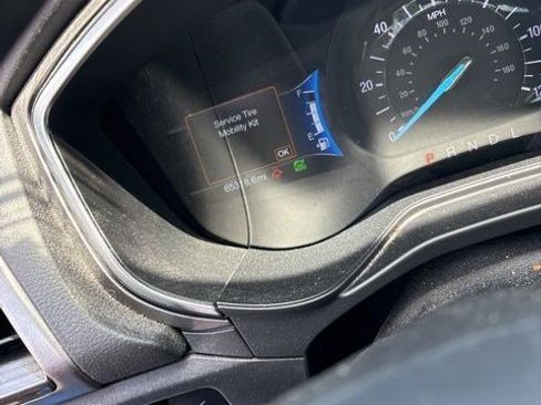 Used 2020 Ford Fusion SEL FWD image 6