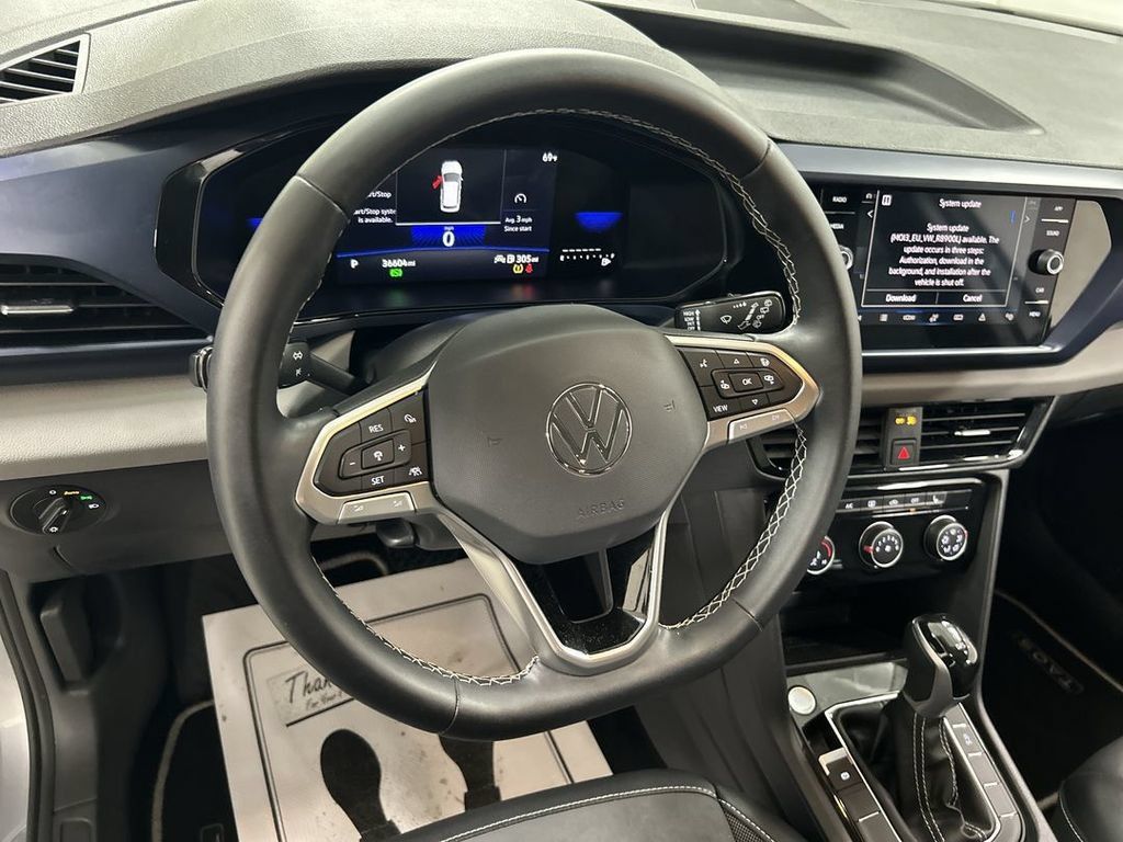 Certified 2023 Volkswagen Taos SE AWD/4WD image 4