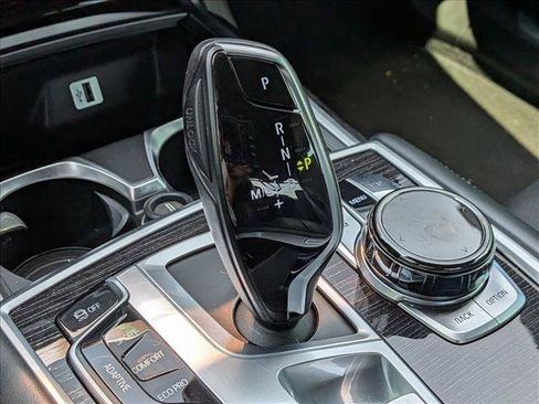 Used 2016 BMW 740i RWD image 11