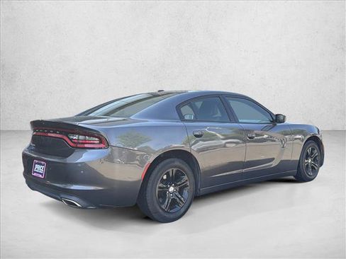 Used 2019 Dodge Charger SXT w/ Leather Interior Group RWD image 5