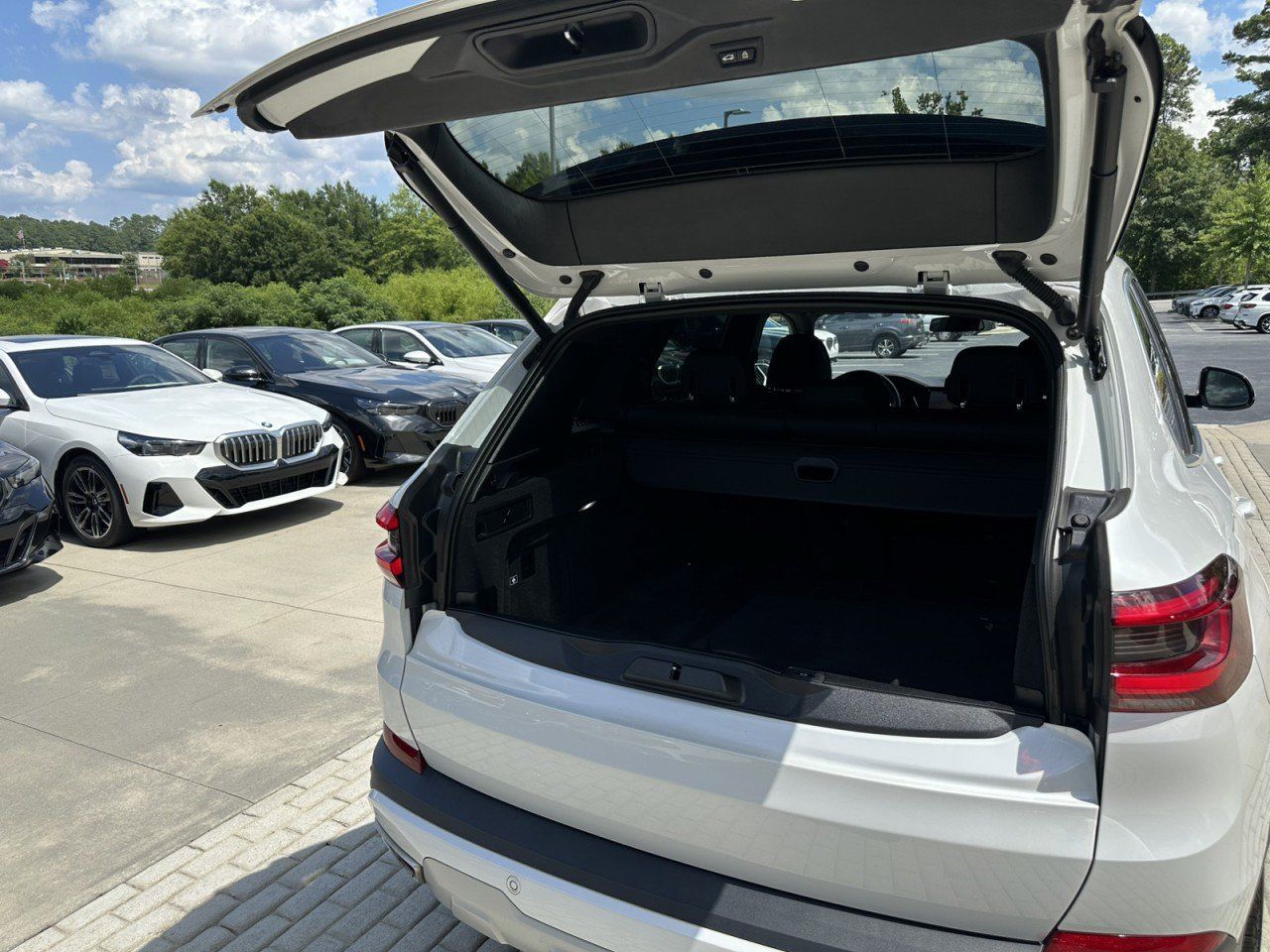 Used 2023 BMW X5 xDrive40i w/ Premium Package AWD/4WD image 19