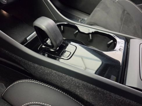 Certified 2023 Volvo XC40 Recharge Ultimate w/ Protection Package Premier image 33