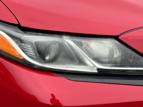 Used 2019 Toyota Camry SE image 10