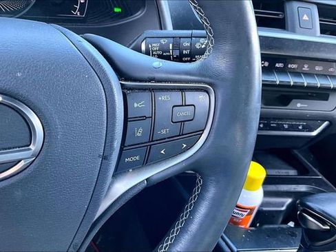 Used 2020 Lexus UX 200 w/ Premium Package image 19