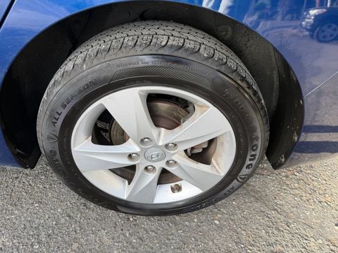Used 2013 Hyundai Elantra GLS w/ Preferred Pkg FWD image 17