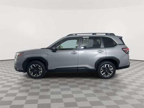 Used 2025 Subaru Forester Premium w/ Convenience Package #1 AWD/4WD image 4