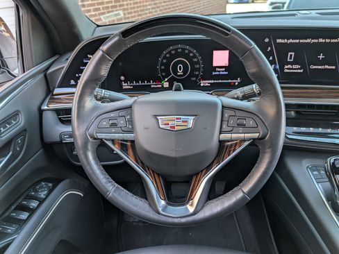 Used 2023 Cadillac Escalade Premium Luxury image 25