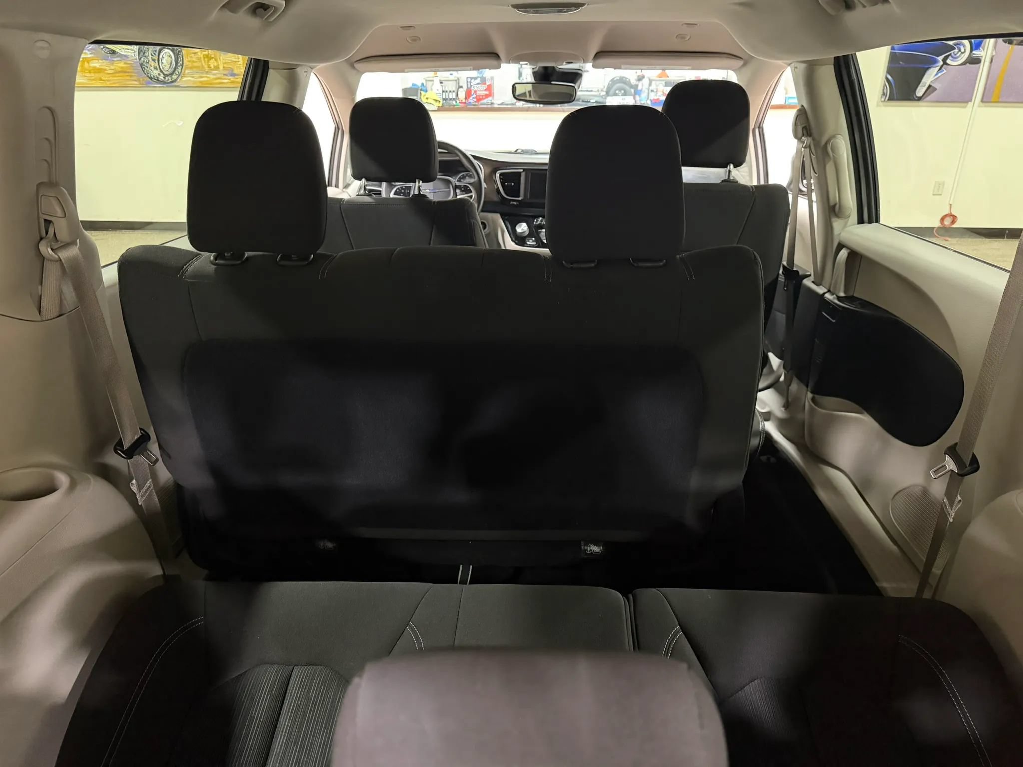 Used 2021 Chrysler Voyager L FWD image 26