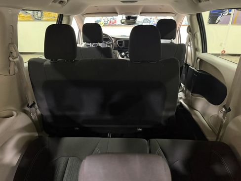 Used 2021 Chrysler Voyager L FWD image 26