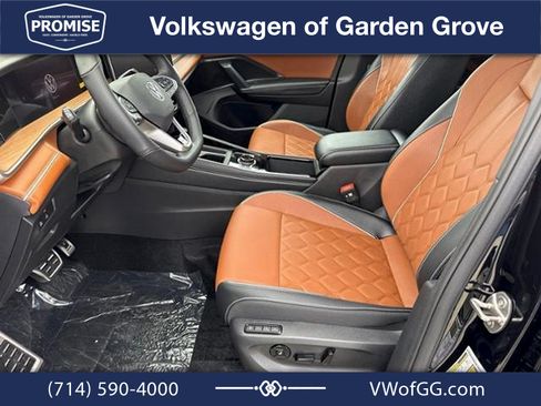 New 2026 Volkswagen Tiguan SEL R-Line AWD/4WD image 15
