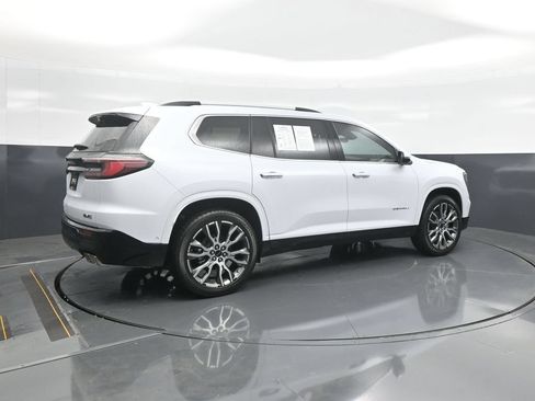 Used 2026 GMC Acadia Denali Ultimate w/ LPO, Floor Liner Package AWD/4WD image 7