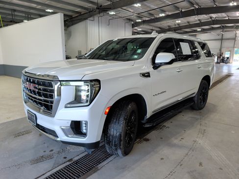 Used 2021 GMC Yukon SLT w/ Rear Media and Nav Package AWD/4WD image 6