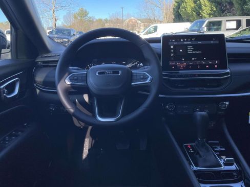 New 2026 Jeep Compass Latitude image 11