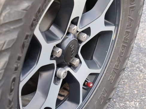 Used 2022 Jeep Wrangler Unlimited Rubicon w/ Cold Weather Group image 21