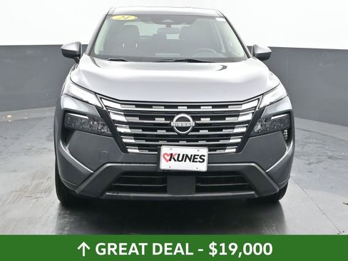 Used 2024 Nissan Rogue SV image 5