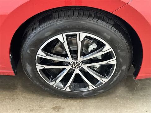 Certified 2025 Volkswagen Jetta Sport image 5