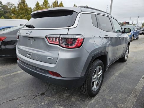 Certified 2024 Jeep Compass Latitude image 6