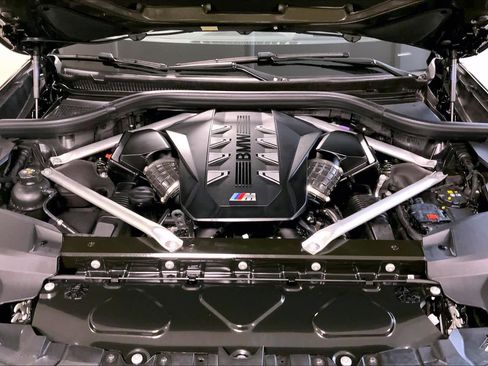 Certified 2025 BMW X7 M60i AWD/4WD image 30