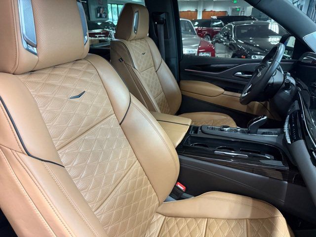 Used 2023 Cadillac Escalade ESV Sport w/ LPO, ONYX Package AWD/4WD image 9