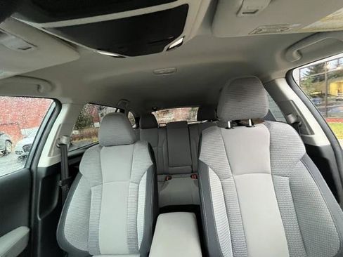 Used 2023 Subaru Outback Premium image 9