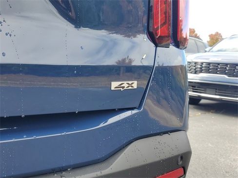 New 2026 Kia Sorento S image 8