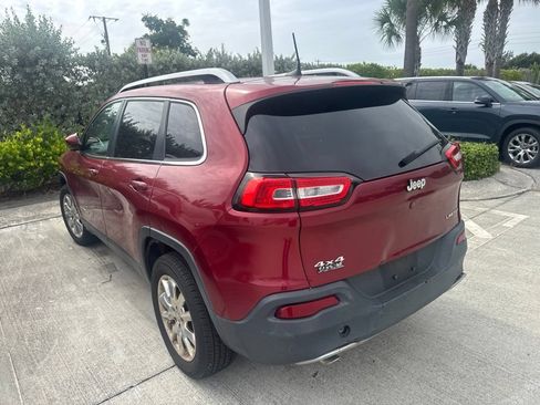 Used 2016 Jeep Cherokee Limited w/ Luxury Group AWD/4WD image 6