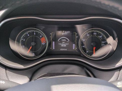 Used 2020 Jeep Cherokee Latitude Plus FWD image 10