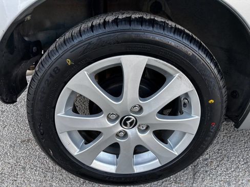 Used 2013 MAZDA MAZDA2 Touring image 38