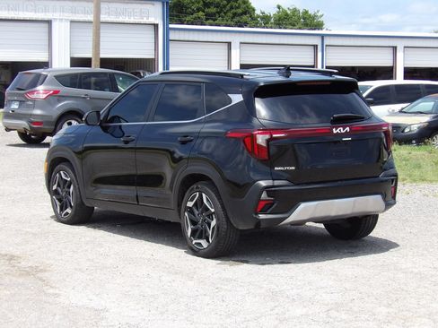 Used 2024 Kia Seltos SX w/ SX Sunroof Package AWD/4WD image 8