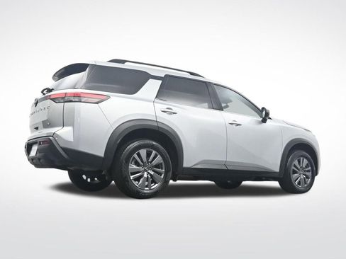 Used 2024 Nissan Pathfinder SV image 34