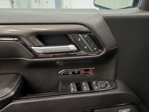 Used 2023 GMC Sierra 1500 AT4 w/ Technology Package AWD/4WD image 31