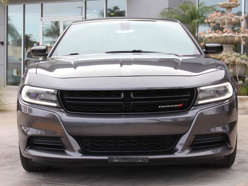 Used 2018 Dodge Charger SXT w/ Blacktop Package image 4