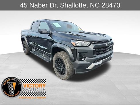 Used 2024 Chevrolet Colorado Trail Boss w/ Technology Package AWD/4WD image 1