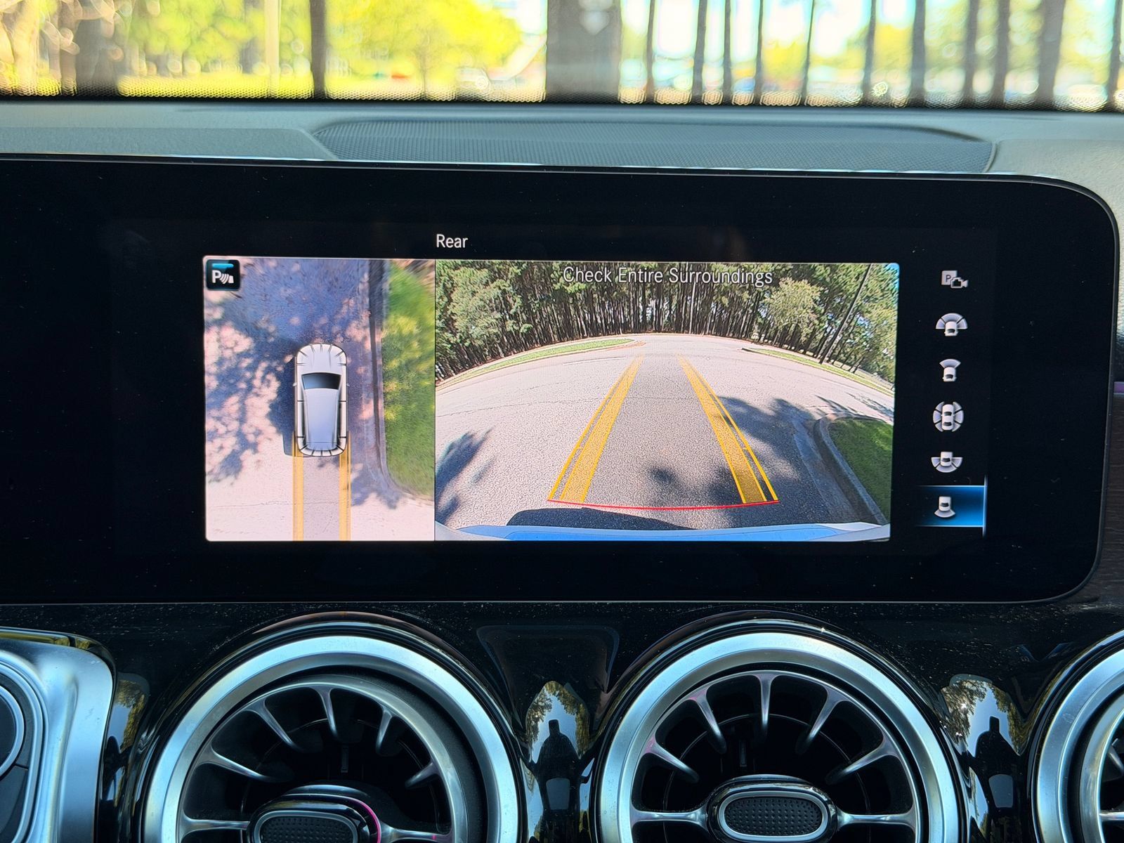 Certified 2023 Mercedes-Benz GLB 250 image 4