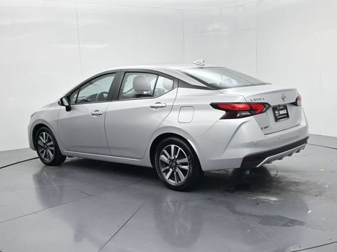 Used 2024 Nissan Versa SV FWD image 5