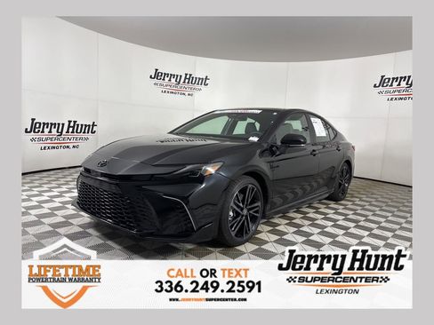 Used 2025 Toyota Camry XSE image 1