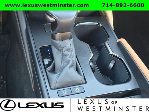 Used 2025 Lexus ES 300h w/ Premium Package FWD image 18