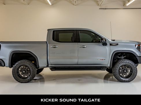 Used 2024 GMC Sierra 1500 AT4X image 10